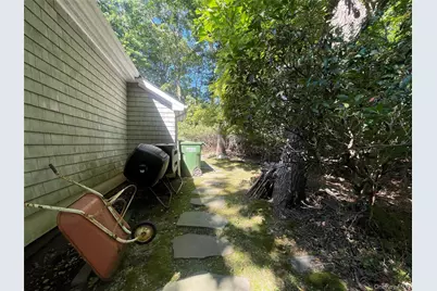 106 Laurel Lane, Port Jefferson, NY 11777 - Photo 40