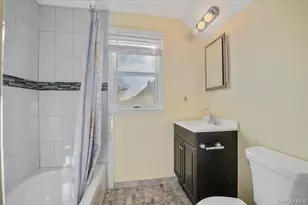 126 Swan Ln, Levittown, NY 11756 - Photo 12