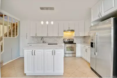 126 Swan Lane, Levittown, NY 11756 - Photo 16