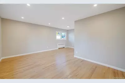 116 Parkhill Avenue, Massapequa, NY 11758 - Photo 12