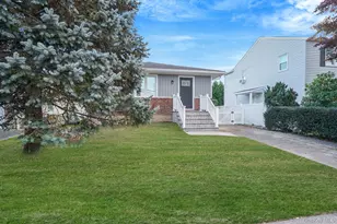 116 Parkhill Ave, Massapequa, NY 11758 - Photo 4