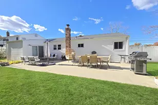 45 Rose Pl, Selden, NY 11784 - Photo 16