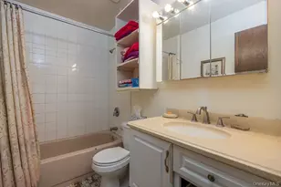 17 Parker Blvd, Monsey, NY 10952 - Photo 20