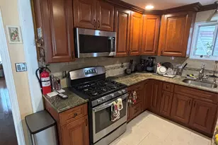 188-31 Jordan Ave, Saint Albans, NY 11412 - Photo 8