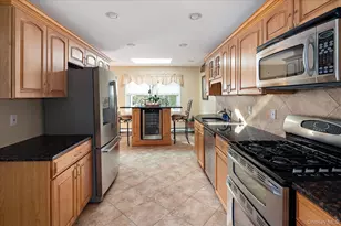 523 Manchester Rd, Yorktown Heights, NY 10598 - Photo 8