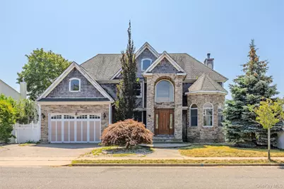 4 Sutton Place, Massapequa, NY 11758 - Photo 2