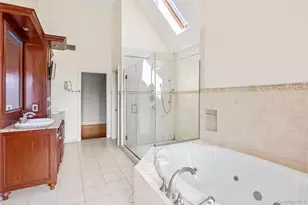 4 Sutton Pl, Massapequa, NY 11758 - Photo 14