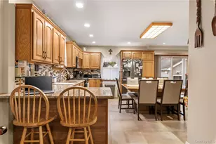 1041 N 4th St, New Hyde Park, NY 11040 - Photo 16