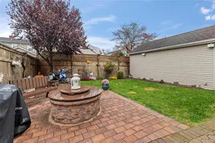 1041 N 4th St, New Hyde Park, NY 11040 - Photo 6