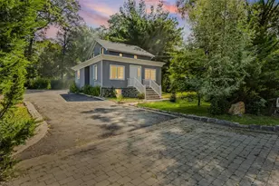 143 Rocky Point Landing Rd, Rocky Point, NY 11778 - Photo 2