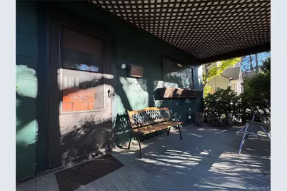 42 Chestnut Street, Glen Cove, NY 11542 - Photo 2