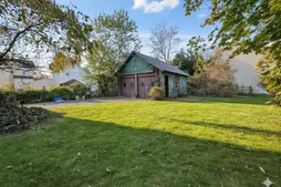 42 Chestnut St, Glen Cove, NY 11542 - Photo 14