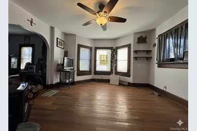 42 Chestnut Street, Glen Cove, NY 11542 - Photo 4