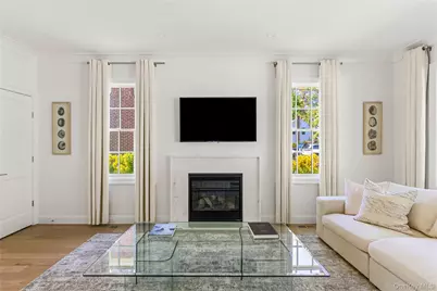 88 Plandome Court, Manhasset, NY 11030 - Photo 14