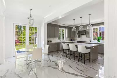 88 Plandome Court, Manhasset, NY 11030 - Photo 16