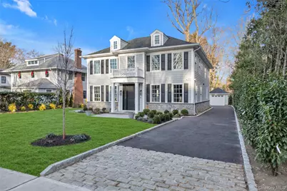 88 Plandome Court, Manhasset, NY 11030 - Photo 2