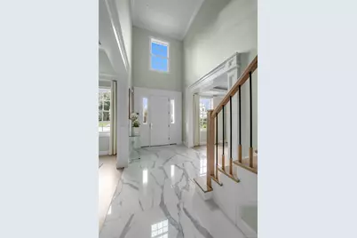 88 Plandome Court, Manhasset, NY 11030 - Photo 2