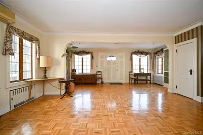 7136 Loubet Street, Forest Hills, NY 11375 - Photo 8