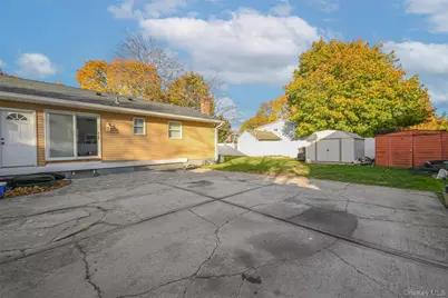 350 Sheridan Street, Westbury, NY 11590 - Photo 18