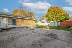 350 Sheridan St, Westbury, NY 11590 - Photo 18