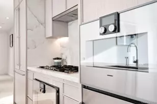 138 E 50th St, New York, NY 10022 - Photo 14