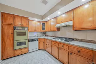 15 Paerdegat 12th St, Brooklyn, NY 11236 - Photo 14