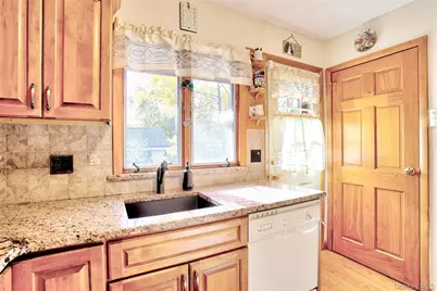 310 S Mountain Road, New City, NY 10956 - Photo 12