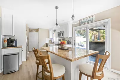 31 Fallen Leaf Road, Holbrook, NY 11741 - Photo 8