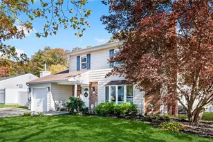 31 Fallen Leaf Rd, Holbrook, NY 11741 - Photo 2