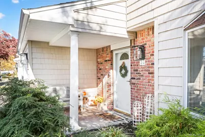 31 Fallen Leaf Road, Holbrook, NY 11741 - Photo 4