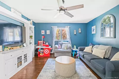 31 Fallen Leaf Road, Holbrook, NY 11741 - Photo 14