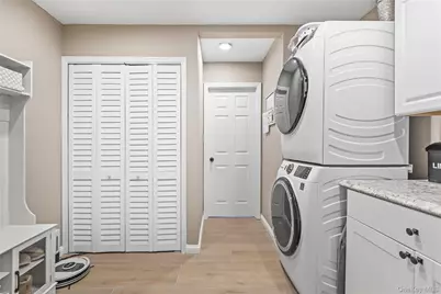 31 Fallen Leaf Road, Holbrook, NY 11741 - Photo 16