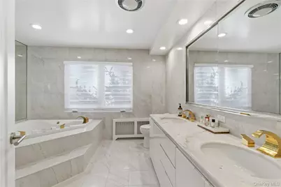 108 Bacon Road, Old Westbury, NY 11568 - Photo 18