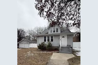 2760 Locust Avenue, Ronkonkoma, NY 11779 - Photo 2