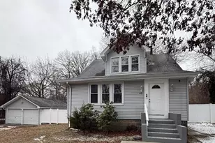 2760 Locust Ave, Ronkonkoma, NY 11779 - Photo 2