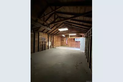 2760 Locust Avenue, Ronkonkoma, NY 11779 - Photo 20