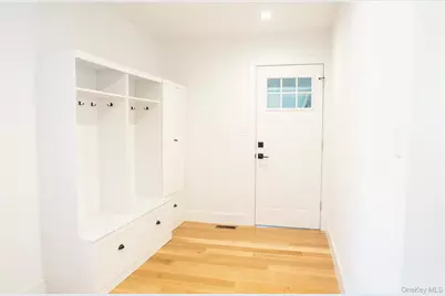 6 Clearmeadow Court, Woodbury, NY 11797 - Photo 10