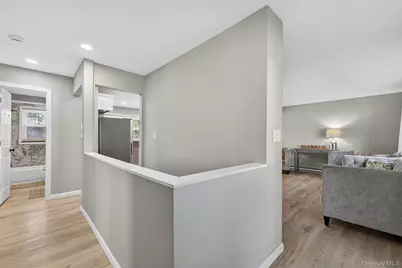 34 Round Hill Road, Walden, NY 12586 - Photo 2