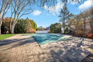 29 Dillon Dr, Dix Hills, NY 11746 - Photo 2