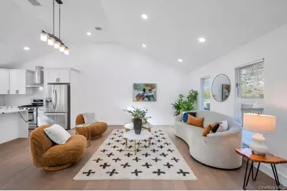 29 Dillon Drive, Dix Hills, NY 11746 - Photo 4