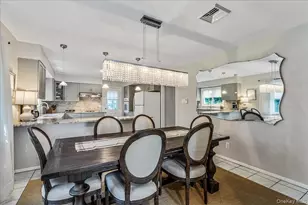 53 Stuart Pl, Manhasset, NY 11030 - Photo 12