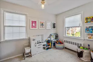 53 Stuart Pl, Manhasset, NY 11030 - Photo 16