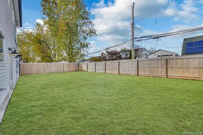 22 Family Lane, Levittown, NY 11756 - Photo 28