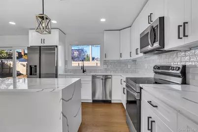 22 Family Lane, Levittown, NY 11756 - Photo 8