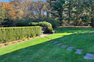 48 Windcrest Dr, Manorville, NY 11949 - Photo 34