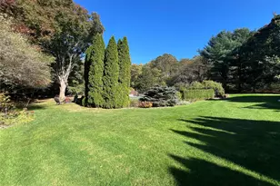 48 Windcrest Dr, Manorville, NY 11949 - Photo 36