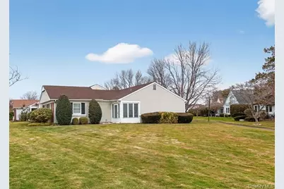 19 Hearthside Drive, Mount Sinai, NY 11766 - Photo 2