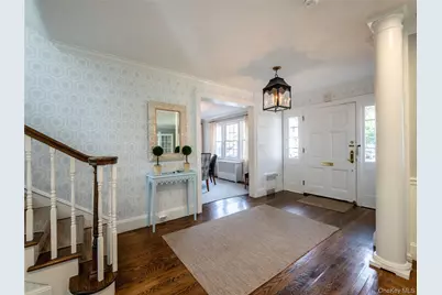 39 Hawthorne Place, Manhasset, NY 11030 - Photo 4