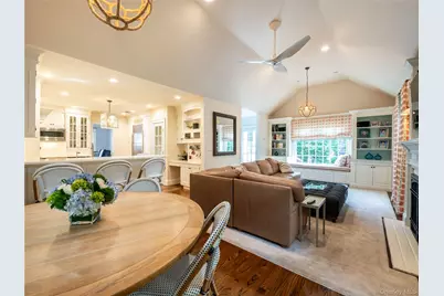 39 Hawthorne Place, Manhasset, NY 11030 - Photo 12