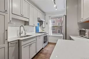 250 Bronxville Rd, Bronxville, NY 10708 - Photo 8